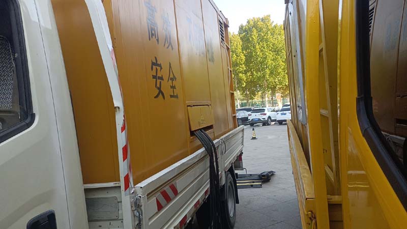 雁塔如何判断柴油发电机组和UPS电源的切换时间是否符合要求？